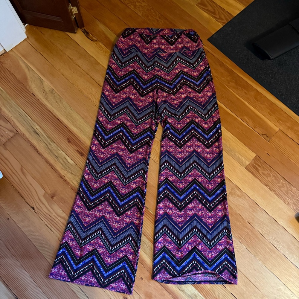 Wide Leg Chevron-Print Pants in Purple
